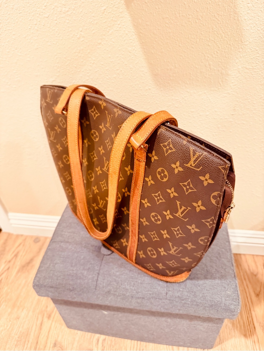 Louis Vuitton Monogram The Babylon Brown and Tan Tote bag - Picture 5 of 16